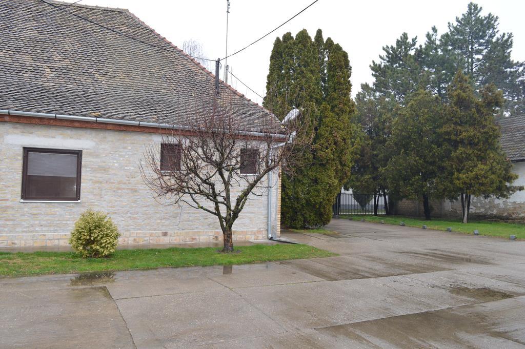 Bezdan Guesthouse Exterior photo